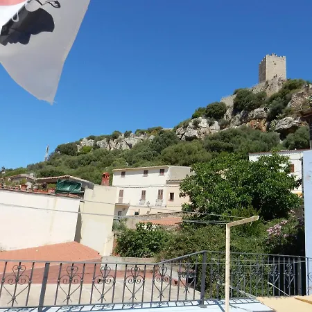 Eleonora D'arborea, Centro Storico Bed & Breakfast 3*
