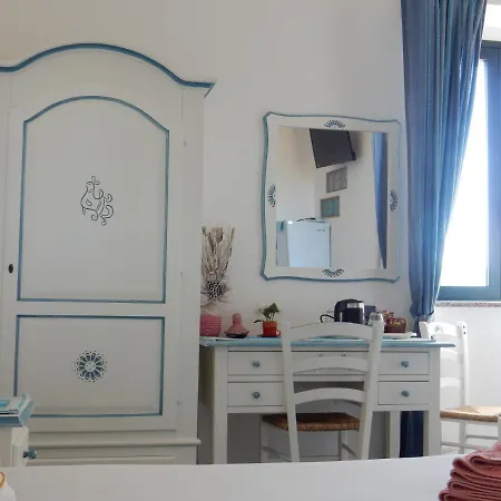 Eleonora D'arborea, Centro Storico Bed and breakfast 3*