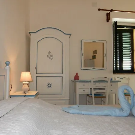 Bed & Breakfast Eleonora D'arborea, Centro Storico 3*