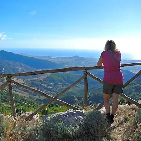 Eleonora D'arborea, Centro Storico Bed and breakfast 3*