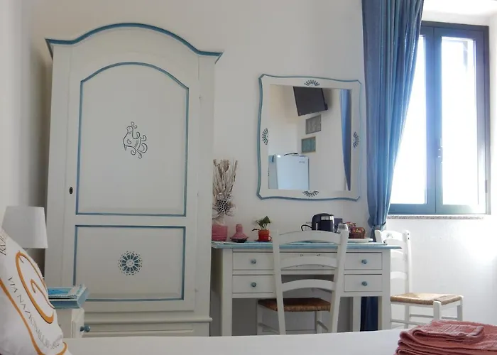 Eleonora D'arborea, Centro Storico Oda ve Kahvaltı 3*